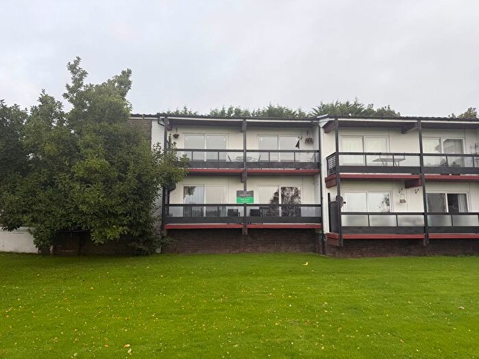 2 Bedroom Flat For Sale In Hay Road, Brecon, LD3