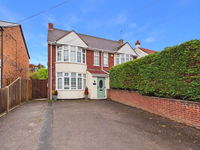 3 Bedroom Semi-Detached House For Sale In Cheltenham Road, Longlevens, Gloucester, GL2