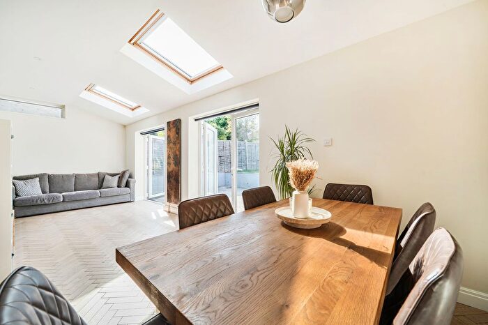 3 Bedroom Terraced House For Sale In Coniston Road, Kings Langley, WD4