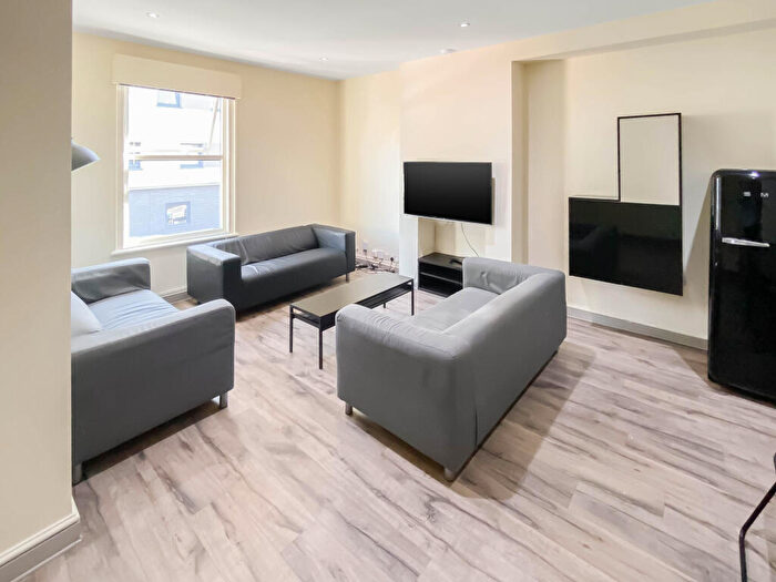 1 Bedroom Duplex To Rent In Brook Drive, Sheffield, S3