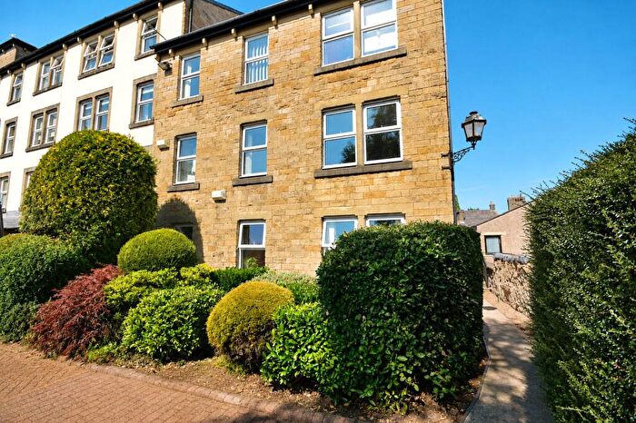 2 Bedroom Apartment For Sale In Bowland Court, Clitheroe, Lancashire, BB7