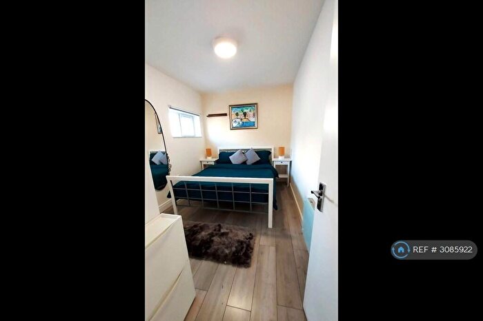 1 Bedroom Flat To Rent In Edgware, Edgware, HA8
