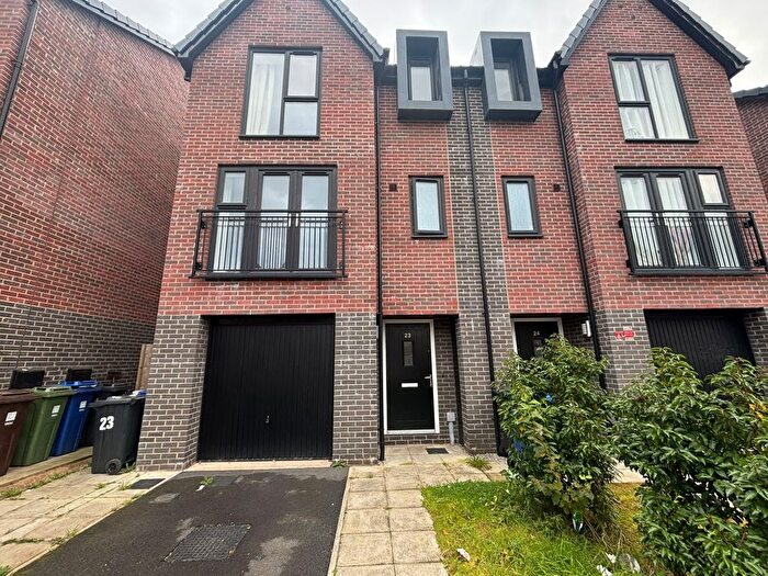 3 Bedroom Semi-Detached House To Rent In Guardsman Tony Downes Way, Manchester, M43