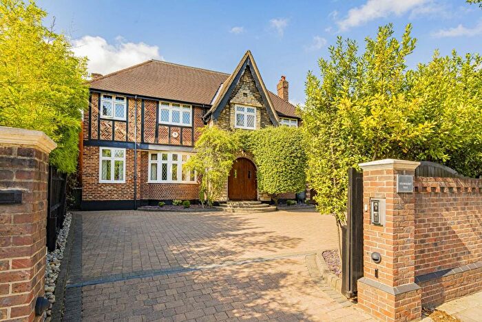 7 Bedroom Detached House For Sale In Strawberry Vale, Strawberry Hill, TW1