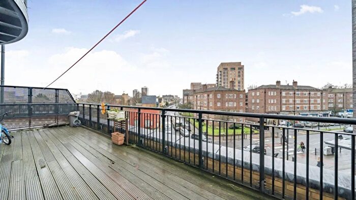 2 Bedroom Flat For Sale In Candle Street, E1