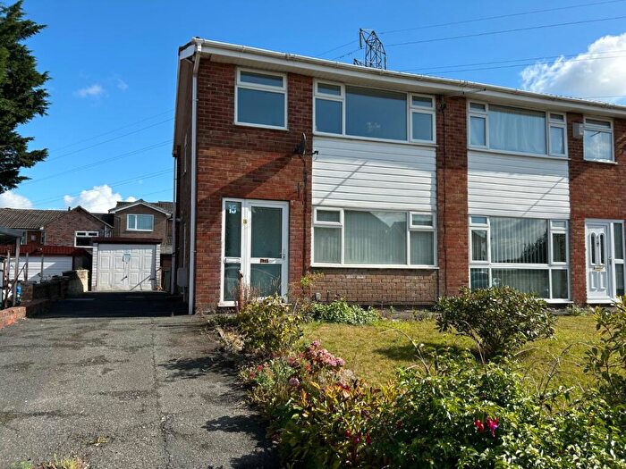3 Bedroom Semi-Detached House To Rent In Broome Avenue, Bradford, West Yorkshire, BD2