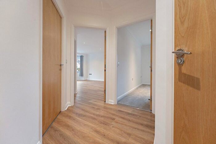 2 Bedroom Apartment To Rent In Devonshire Road, Sutton, Surrey, SM2