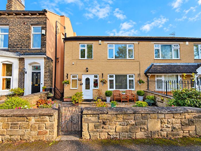 3 Bedroom Semi-Detached House For Sale In The Grove, Idle, BD10