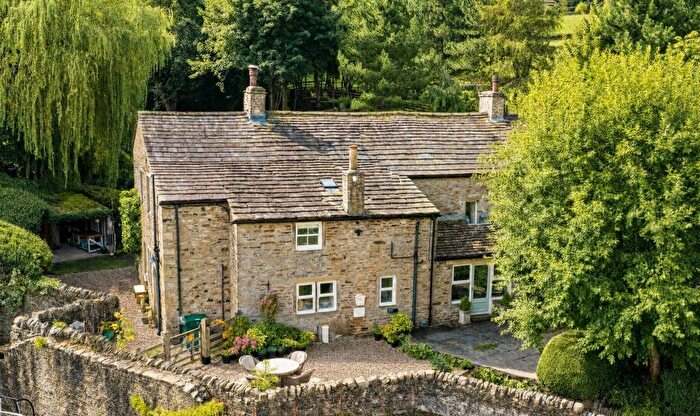 4 Bedroom Detached House For Sale In Woodside Lane, Cononley, Keighley, North Yorkshire, BD20