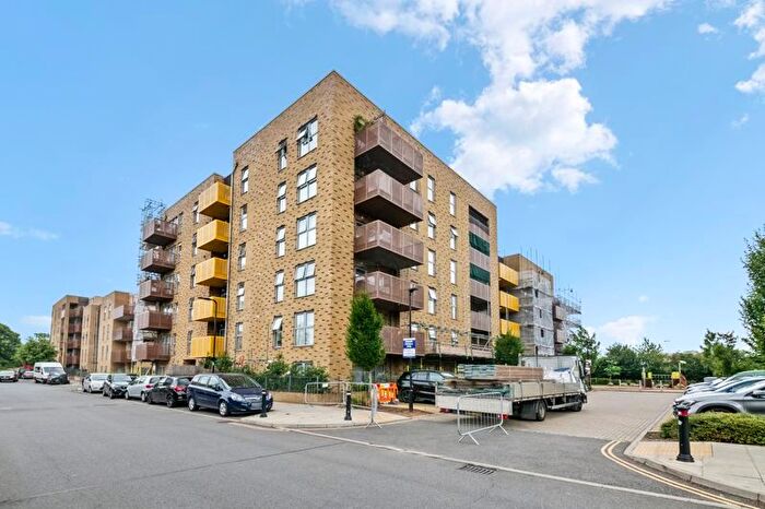 3 Bedroom Flat For Sale In Blanche Court, Rectory Park Avenue, Northolt, UB5