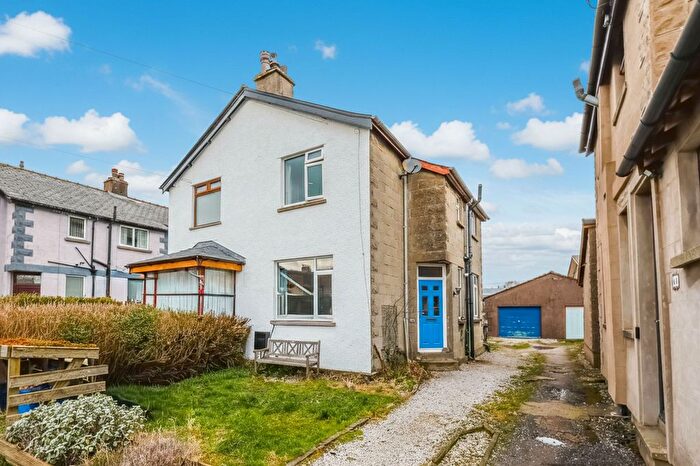3 Bedroom Semi-Detached House For Sale In Crescent Green, Kendal, LA9