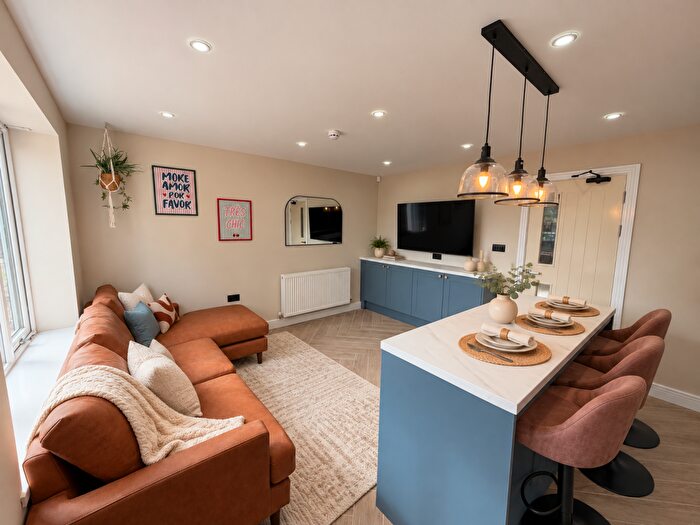 1 Bedroom House To Rent In Raddlebarn Court - Room - Ffl, Selly Oak, West Midlands, B29