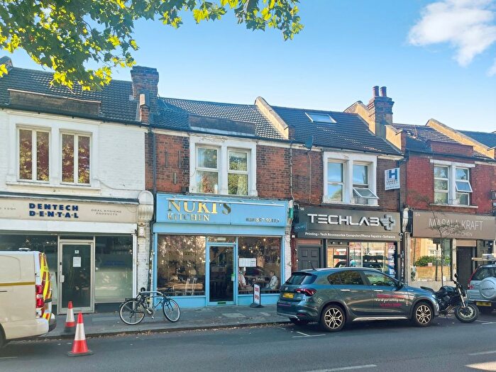2 Bedroom Maisonette To Rent In Northfield Avenue, Ealing, W13