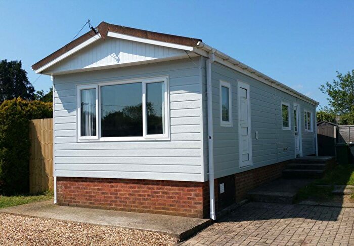 2 Bedroom Park Home For Sale In Wessex Park, Sutton Scotney, Winchester, SO21