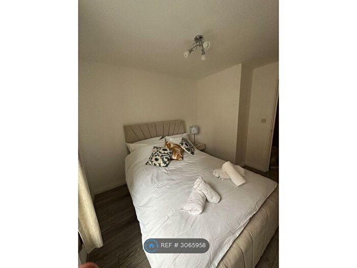 2 Bedroom Flat To Rent In Pelham Road, Southsea, PO5