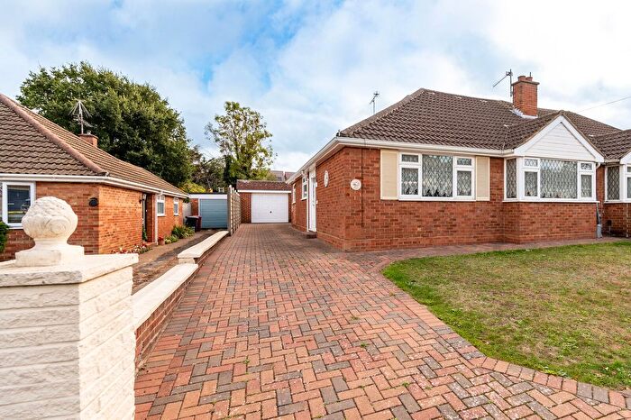 3 Bedroom Semi-Detached House For Sale In Talbot Avenue, Langley, Langley, Slough, SL3