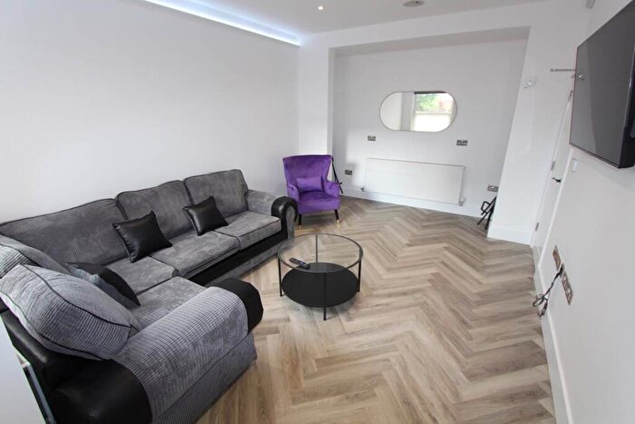 6 Bedroom Terraced House To Rent In Royland Road, Loughborough, LE11