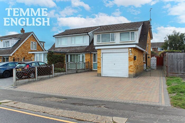 3 Bedroom Semi-Detached House For Sale In Harold Gardens, Wickford, SS11