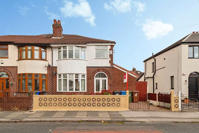 3 Bedroom Semi-Detached House For Sale In Circular Road, Denton, Manchester, Greater Manchester, M34