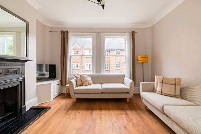 2 Bedroom Flat To Rent In Tabard Street, Borough, SE1