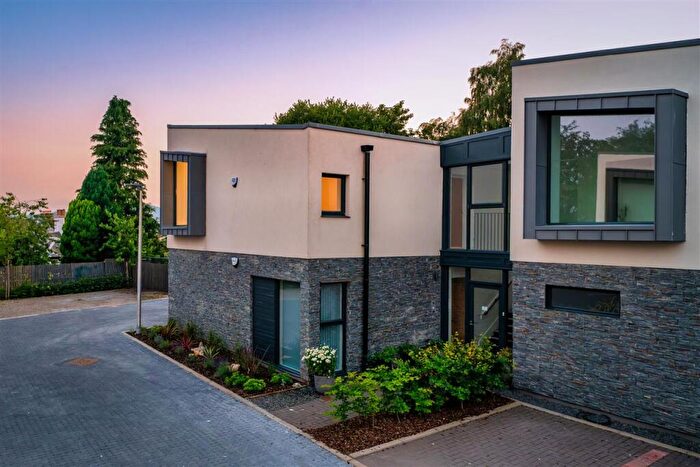 2 Bedroom Apartment For Sale In McGlashan Gardens, Crieff, PH7