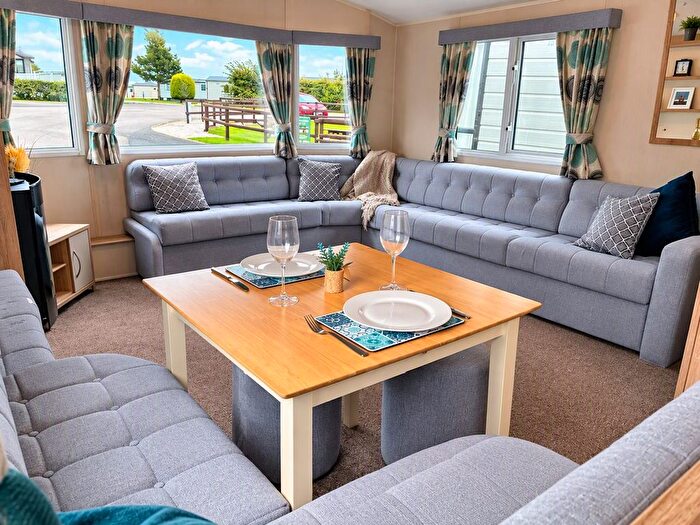 2 Bedroom Mobile/park Home For Sale In Ashbourne Heights Country Amp; Leisure Park, Fenny Bentley Ashbourne, DE6