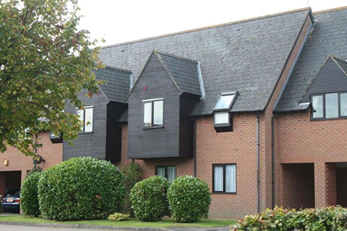 1 Bedroom Property To Rent In Poplars Close, Stone, HP17