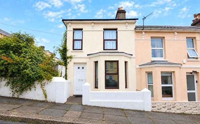 3 Bedroom Terraced House For Sale In West Hill Road, Plymouth, Devon, PL4