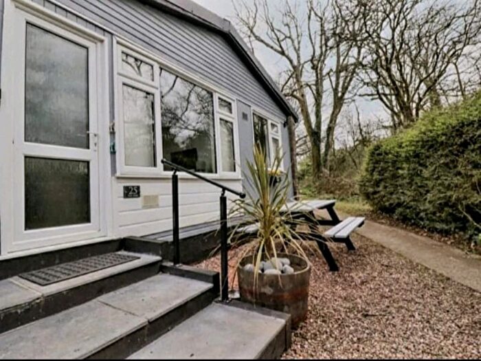 2 Bedroom Mobile/park Home For Sale In Penstowe Park, Bude, EX23
