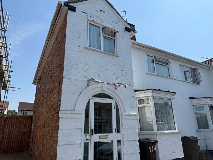 3 Bedroom Semi-Detached House To Rent In Crowther Road, Wolverhampton, WV6