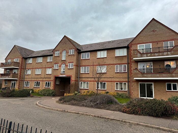 2 Bedroom Flat For Sale In Farnsworth Court, Fleet Way, Peterborough, PE2