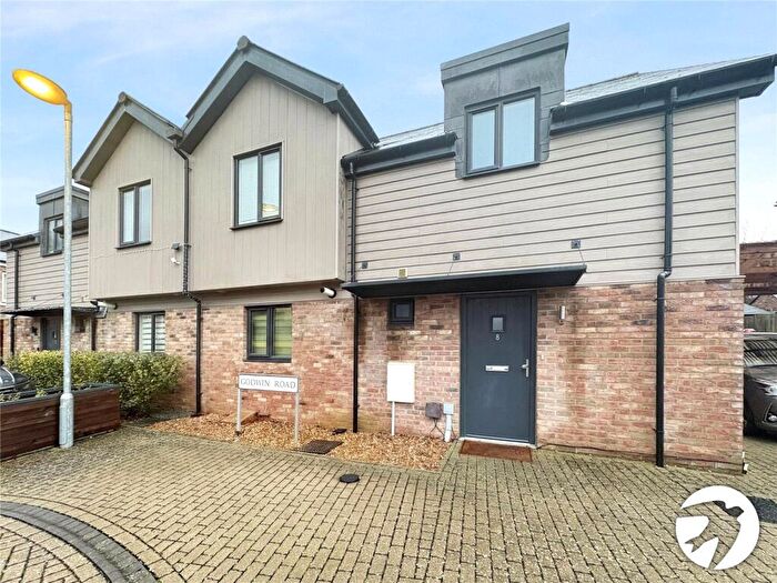 3 Bedroom Semi-Detached House For Sale In Godwin Road, Allington, Maidstone, Kent, ME16