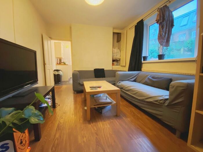 5 Bedroom Terraced House To Rent In St Peters Street, Cathays, CF24