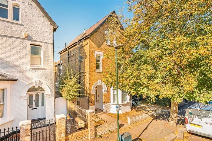 1 Bedroom Flat To Rent In Udney Park Road, Teddington, TW11