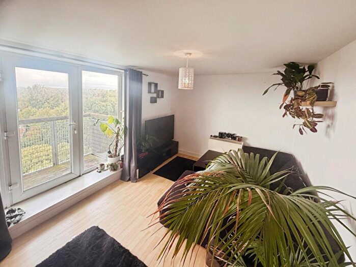 2 Bedroom Flat To Rent In Lakeside Rise, Tower, Manchester, M9