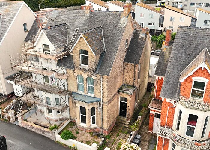 2 Bedroom Apartment For Sale In Oxford Park, Ilfracombe, Devon, EX34