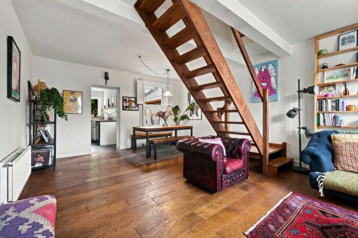 2 Bedroom Terraced House For Sale In Dawlish Road, Leyton, E10