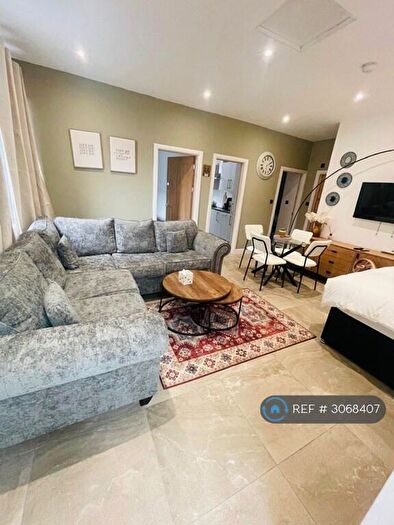 2 Bedroom Flat To Rent In Burton Place, Burton-On-Trent, DE14
