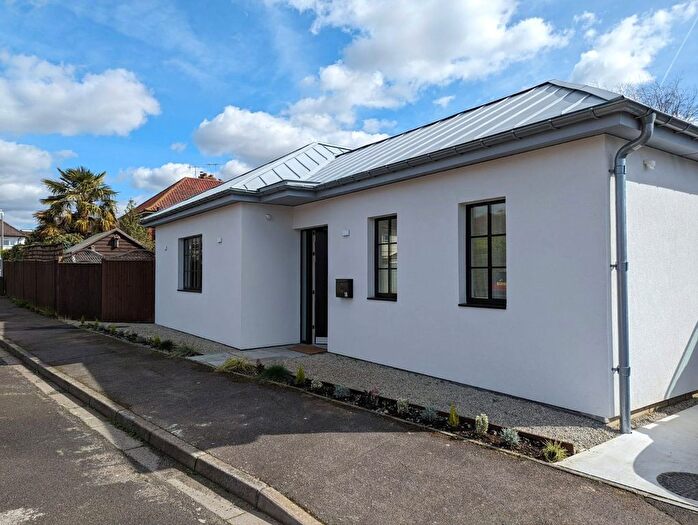 2 Bedroom Bungalow For Sale In Croft Close, Tonbridge, Kent, TN10
