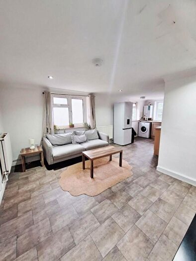 3 Bedroom Flat To Rent In Oxford Road, Reading, RG1