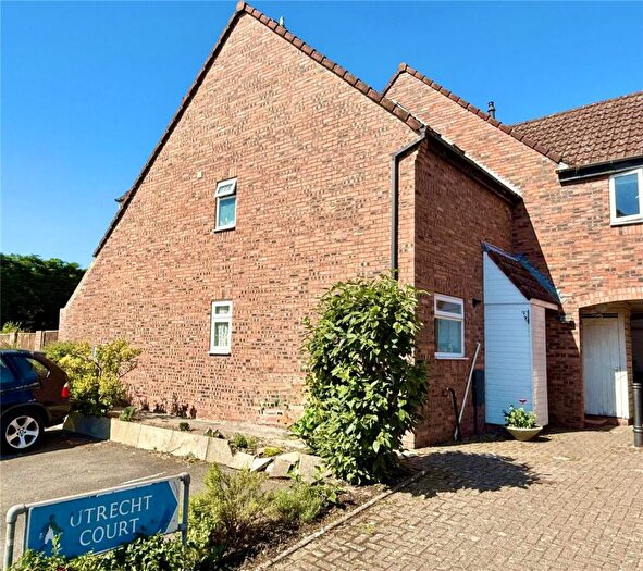 2 Bedroom End Of Terrace House For Sale In Utrecht Court, Purewell, BH23