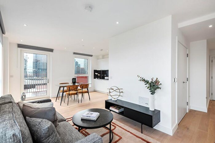 1 Bedroom Apartment To Rent In Quest House, Escapade Place, Tower Hamlets, London, E14