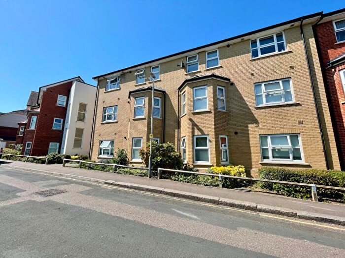 1 Bedroom Apartment For Sale In Kensington Court, - South Road, Luton, Bedfordshire, LU1