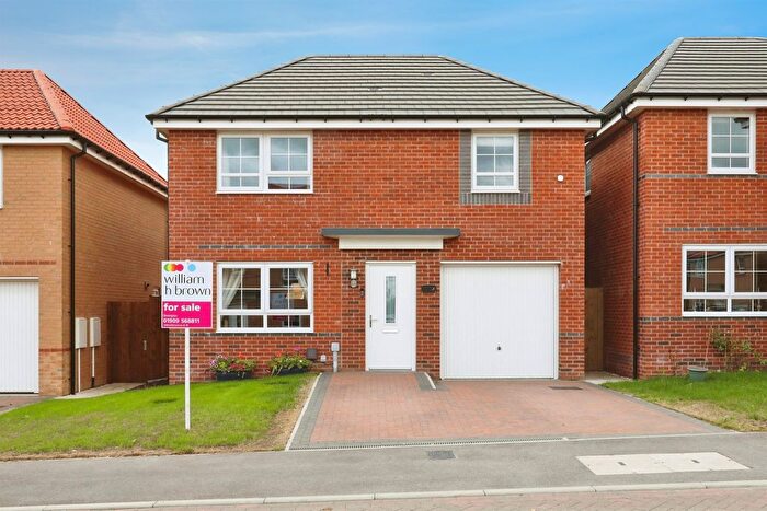 4 Bedroom Detached House For Sale In Meltonfield Chase, Dinnington, Sheffield, S25