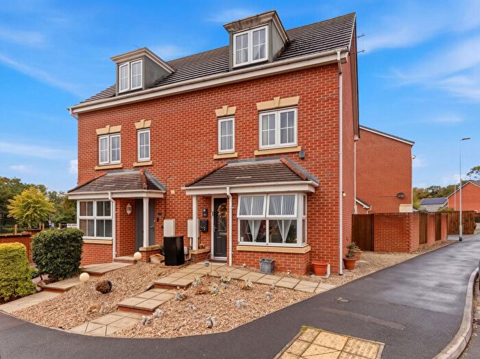 4 Bedroom Semi-Detached House For Sale In Woodhouse Close, Rhodesia, S80
