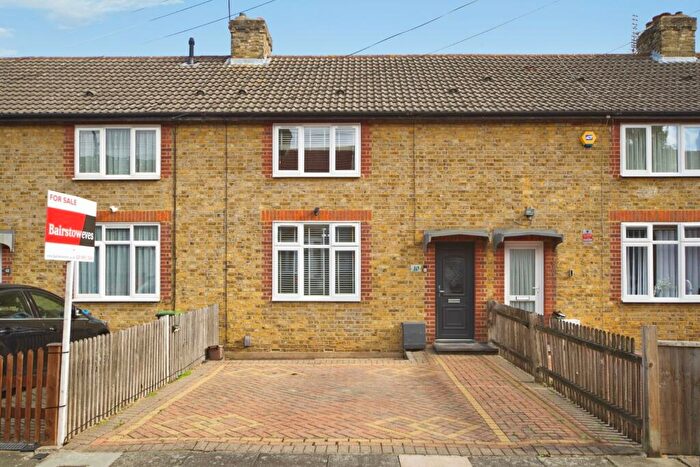 3 Bedroom Terraced House For Sale In Middlesborough Road, London, N18