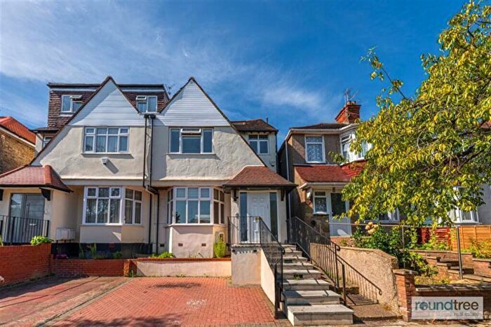 5 Bedroom House For Sale In Leeside Crescent, Golders Green, NW11