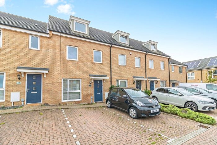 3 Bedroom Detached House For Sale In Banteng Terrace, Whitehouse, Milton Keynes, Buckinghamshire, MK8