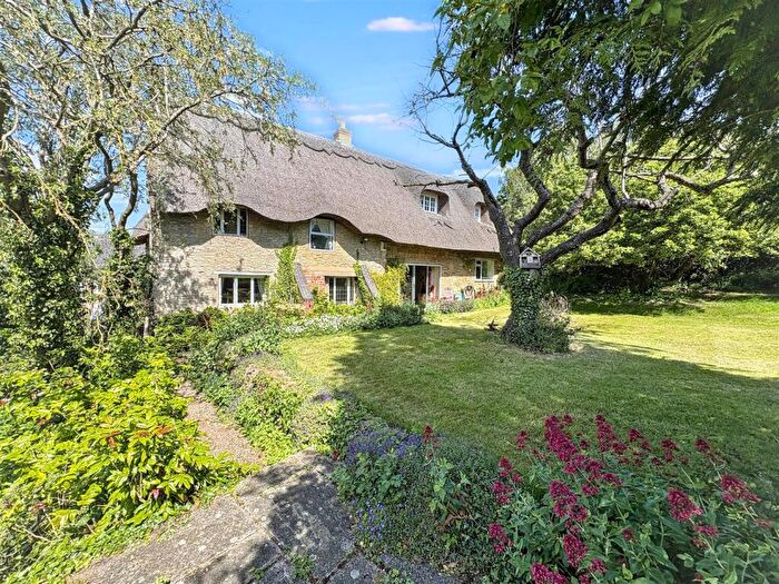 4 Bedroom Cottage For Sale In London Road, Wollaston, Wellingborough, NN29