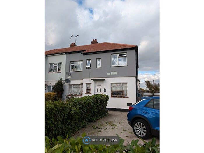 2 Bedroom Maisonette To Rent In West End Lane, Harlington, Hayes, UB3